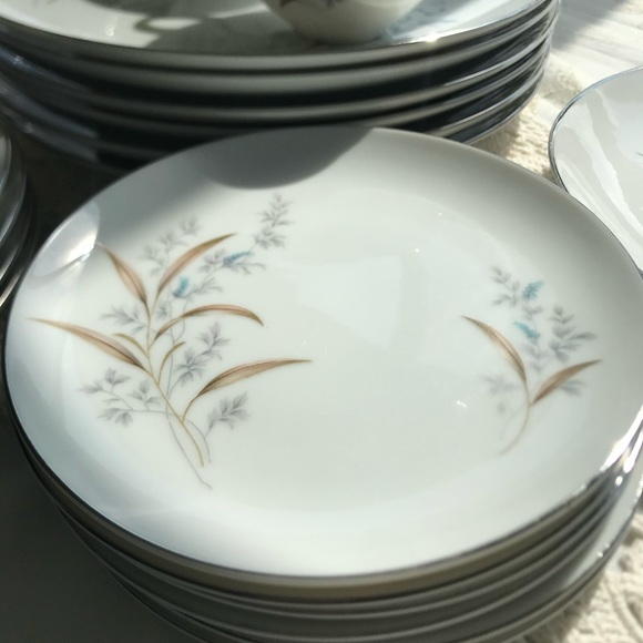 MCM Wentworth “Angelique” Fine China Set- Mid Century NOTE:$30 Extra Shipping - Picture 5 of 12